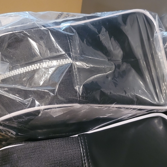 NWT!!Puma Black and White Bag - Picture 4 of 7